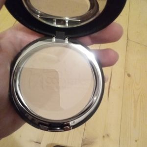 It cosmetics celebration foundation